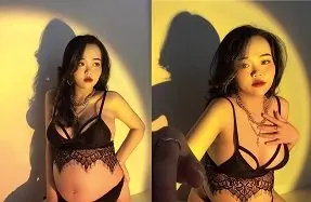 Ảnh thumbnail video Mặc dù đang bầu bụng to nhưng vẫn ham muốn lồn hồng hào ướt át đòi địt liên tục nước lồn ngon ngọt chảy dài khi bị dập mạnh
