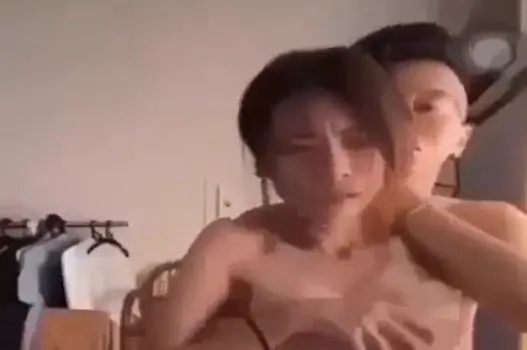 Ảnh thumbnail video Clip Hoàng Cửu Bảo với Linh Linh địt nhau cực sung em có đít bự ti tròn bị anh địt doggy em cong mông rên khẽ bảo anh địt mạnh em chịu được