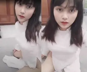 Ảnh thumbnail video Em sinh viên tạo dáng dâm đãng kích thích cu anh cứng