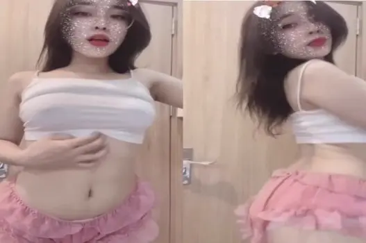 Ảnh thumbnail video Thùy Dương mông cong khao khát ai đó đập vào